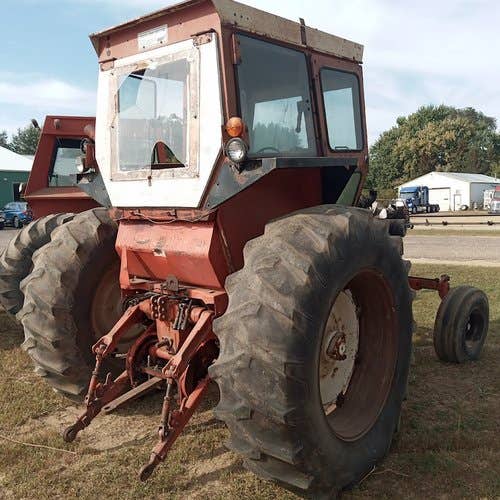 Used Allis Chalmers 200 Tractor parts.