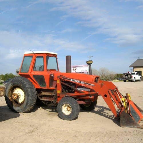 Used Allis Chalmers 7040 Tractor parts.
