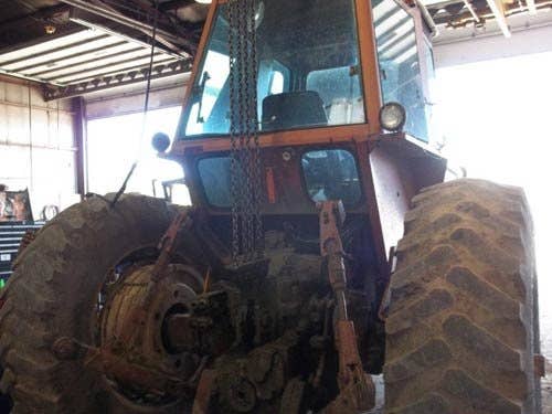 Used Allis Chalmers 7060 Tractor parts.