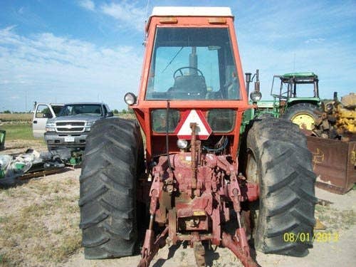 Used Allis Chalmers 7060 Tractor parts.