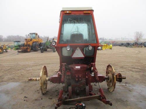 Used Allis Chalmers 7060 Tractor parts.