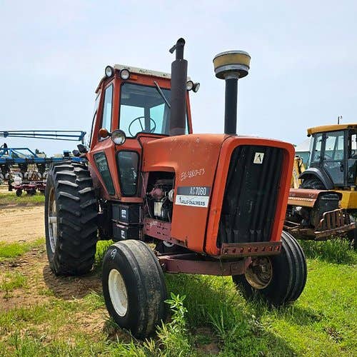 Used Allis Chalmers 7060 Tractor parts.