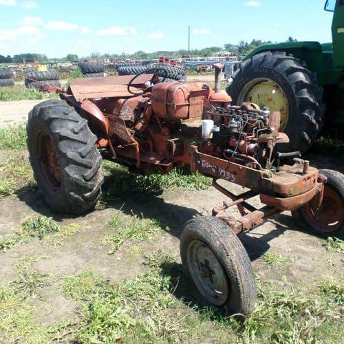 Used Allis Chalmers D15 Tractor parts.