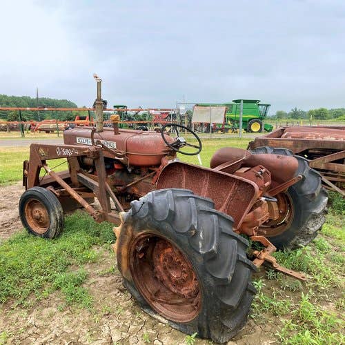 Used Allis Chalmers d15 Tractor parts.