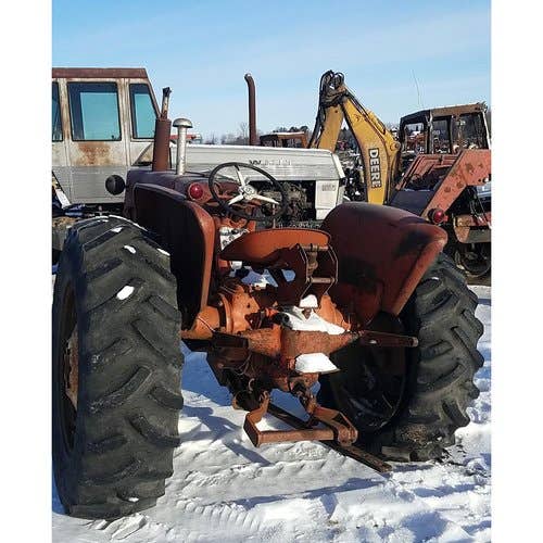 Used Allis Chalmers d17 Tractor parts.