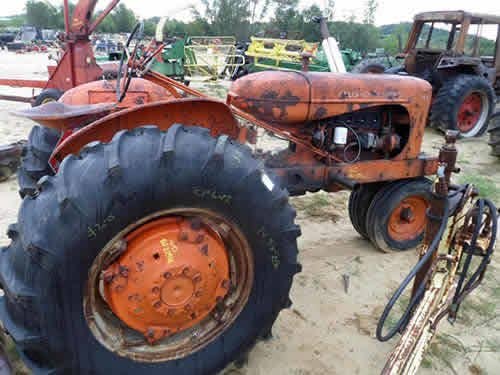 Used Allis Chalmers wd Tractor parts.