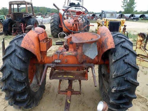 Used Allis Chalmers wd Tractor parts.