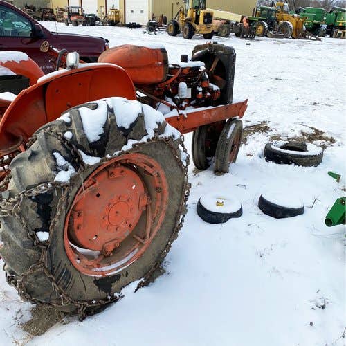 Used Allis Chalmers wd Tractor parts.