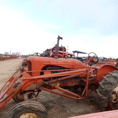 Used Allis Chalmers wd Tractor parts.