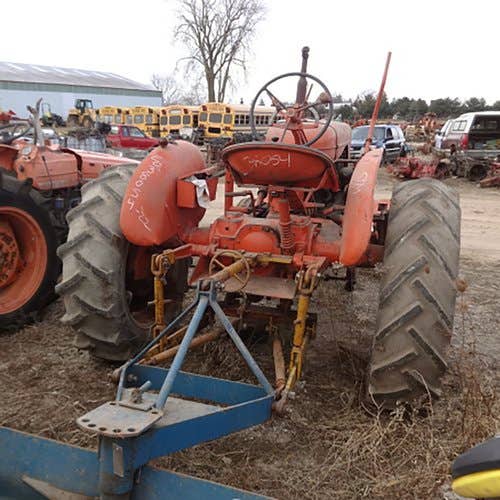 Used Allis Chalmers wd Tractor parts.