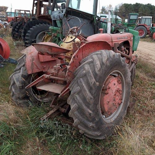 Used Allis Chalmers wd Tractor parts.
