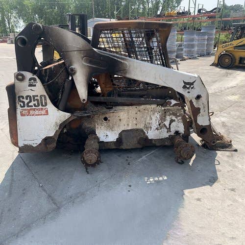 2006 Used Bobcat S250 Skid Steer Loader parts.