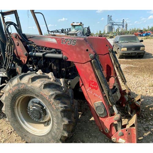 Used Case IH L735 Loader / Backhoe Attachments Parts Used Case IH L735 Loader / Backhoe Attachments Parts