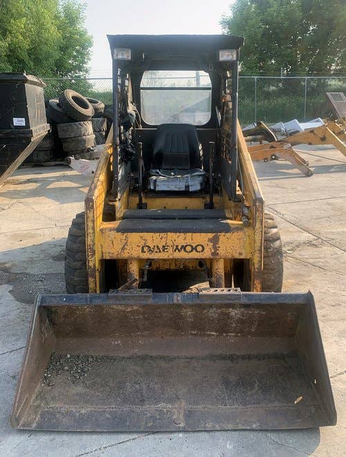 Used Daewoo DSL601 Skid Steer Loader parts.