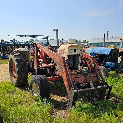 Used David Brown 1210 Tractor parts.