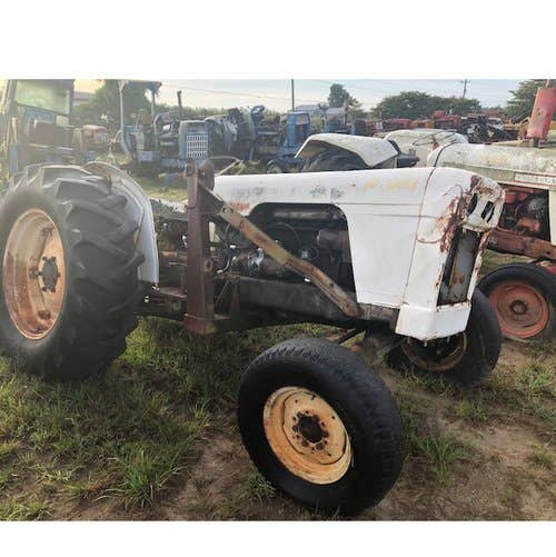 Used David Brown 880 Tractor parts.