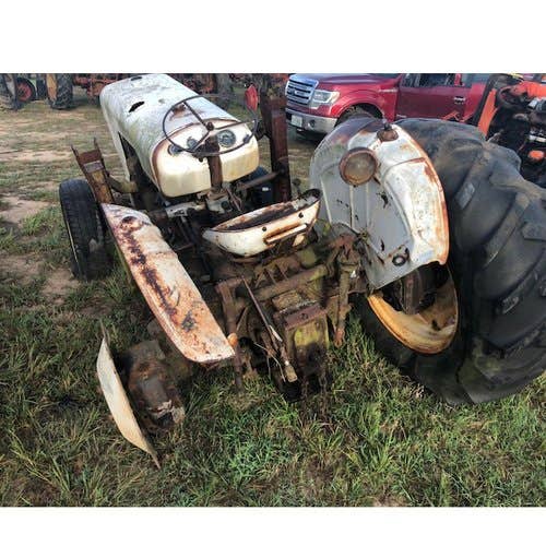 Used David Brown 880 Tractor parts.