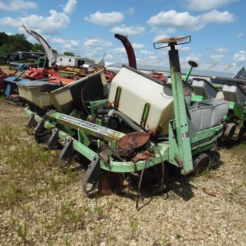 Used Deutz Allis 385 Planter parts.