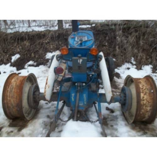 Used Ford 2600 Tractor parts.