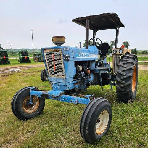 Used Ford 7000 Tractor parts.