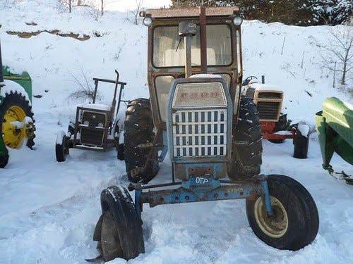 Used Ford 8000 Tractor parts.