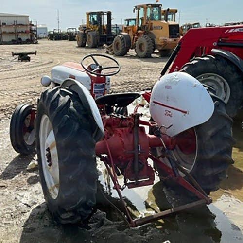 Used Ford 801 Tractor parts.