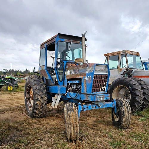 Used Ford 8600 Tractor parts.