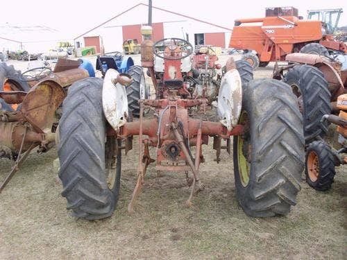 Used Ford 961 Tractor parts.