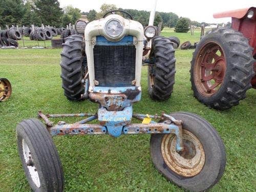 Used Ford 971 Tractor parts.