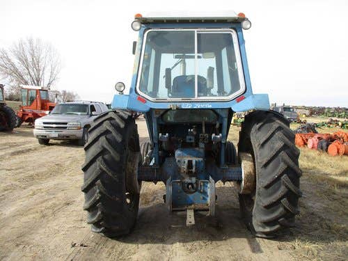 Used Ford tw20 Tractor parts.