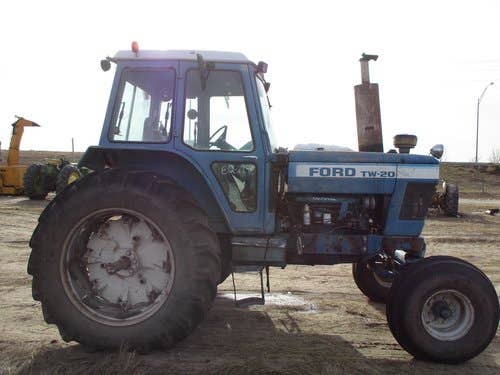 Used Ford tw20 Tractor parts.