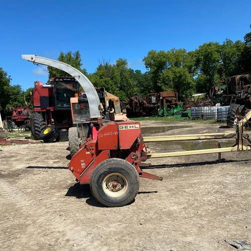 Used Gehl 1000 Harvester parts.