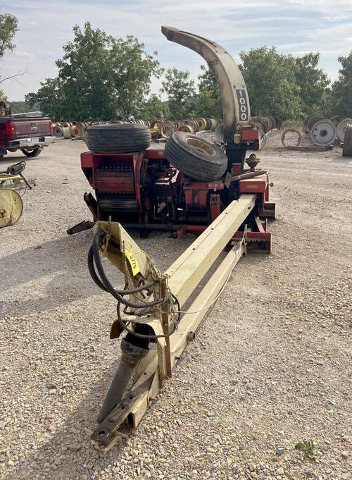 Used Gehl 1000 Harvester parts.