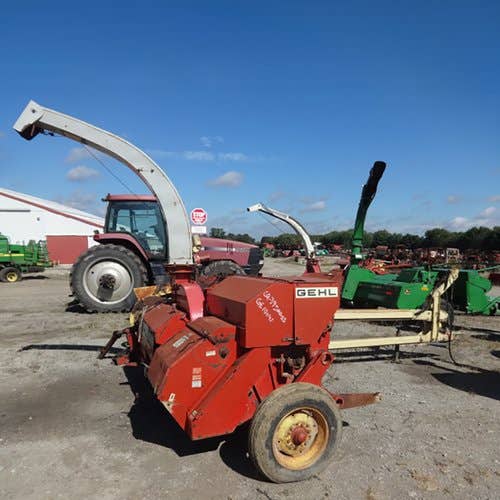 Used Gehl 1000 Harvester parts.