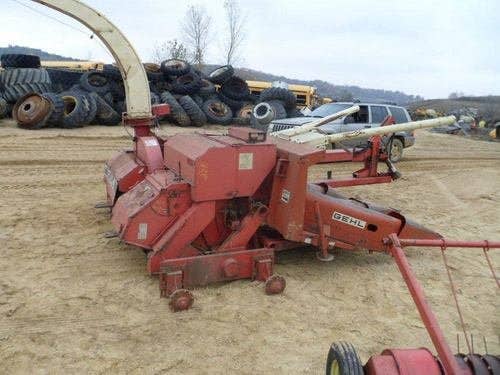 Used Gehl 1060 Harvester parts.