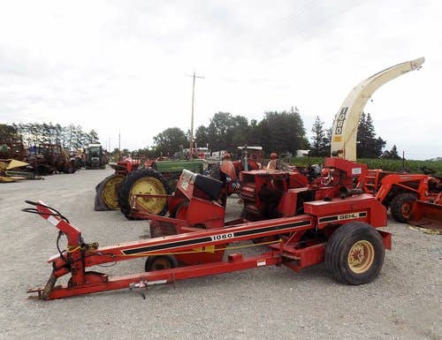 Used Gehl 1060 Harvester parts.