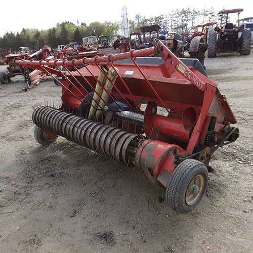 Used Gehl 1060 Harvester parts.