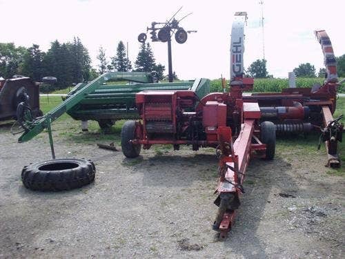 Used Gehl 1065 Harvester parts.