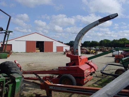 Used Gehl 1065 Harvester parts.