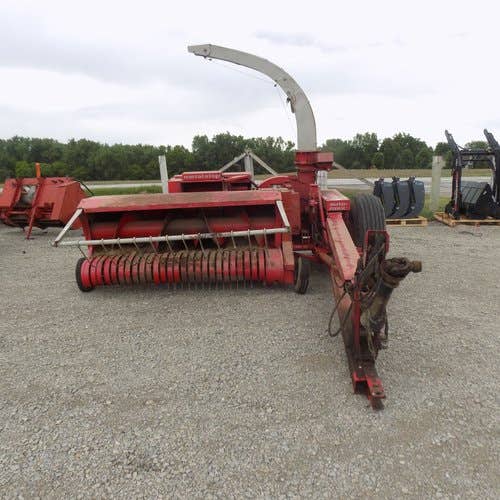 Used Gehl 1065 Harvester parts.