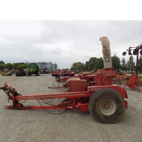 Used Gehl 1065 Harvester parts.