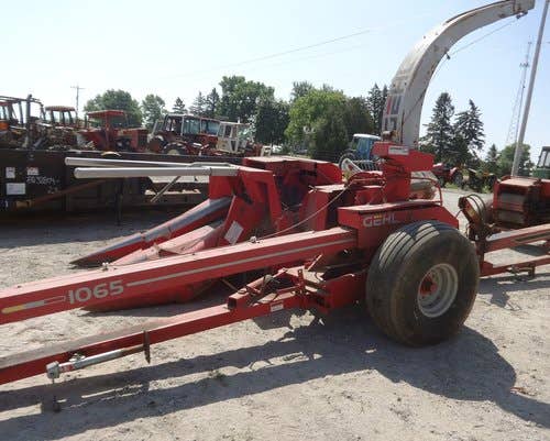 Used Gehl 1065 Harvester parts.