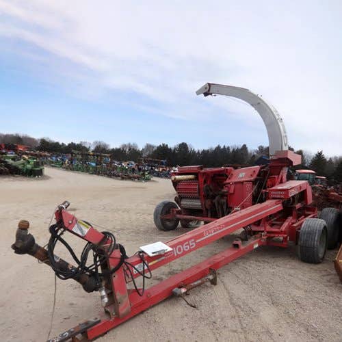 Used Gehl 1065 Harvester parts.
