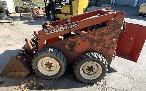 Used Gehl 2600 Skid Steer Loader parts.