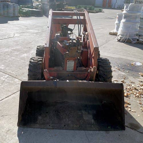 Used Gehl 2600 Skid Steer Loader parts.