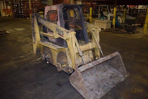 1994 Used Gehl 3825 Skid Steer Loader parts.