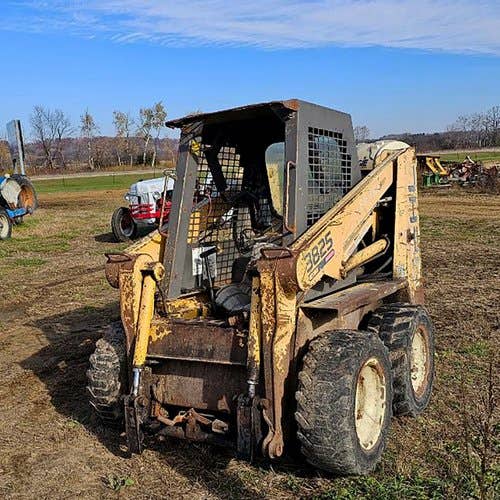 Used Gehl 3825 Skid Steer Loader parts.
