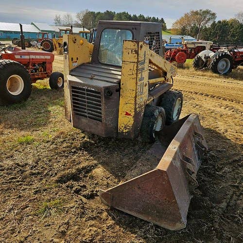 Used Gehl 3825 Skid Steer Loader parts.