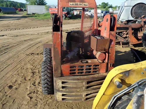Used Gehl 4400 Skid Steer Loader parts.
