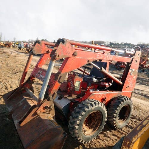 Used Gehl 4400 Skid Steer Loader parts.
